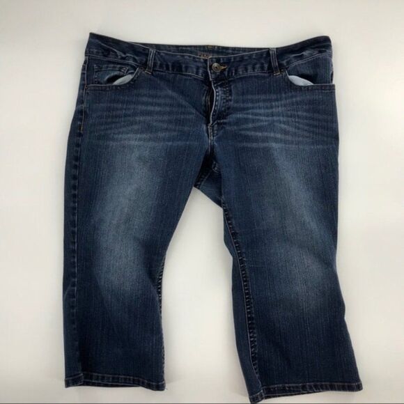 Revolution by Ricki's Denim Crop Plus 36/20 EUC - Picture 3 of 7